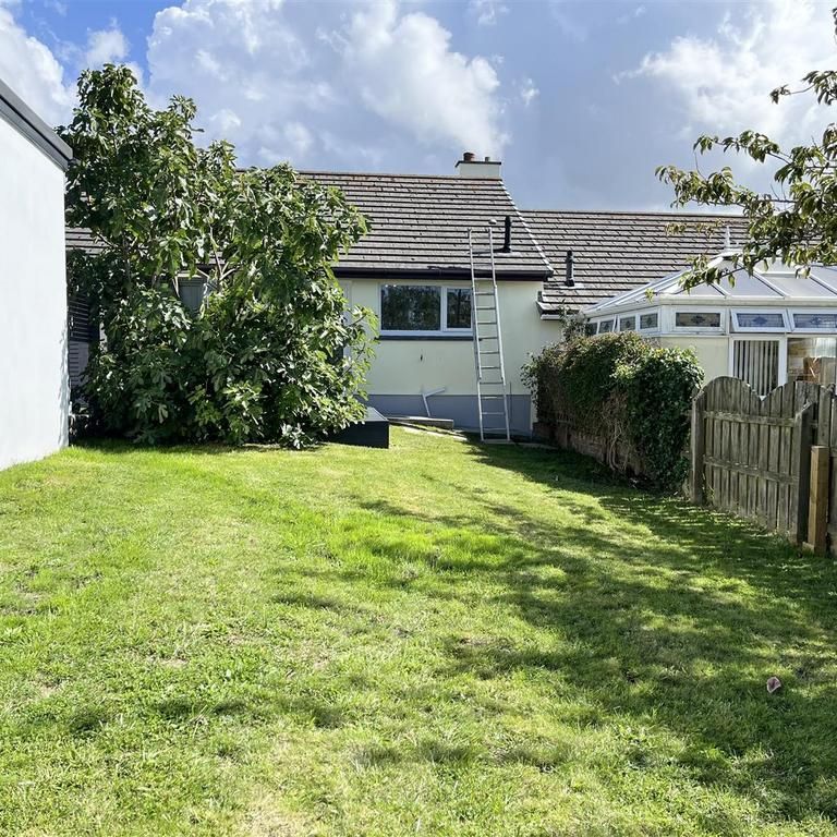 2 bedroom bungalow to rent - Photo 1