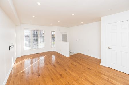 For Lease - 25 Arundel Drive, Vaughan, Ontario - Photo 4