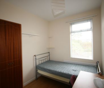 24 Donegall Avenue, Belfast, BT12 6LX - Photo 6