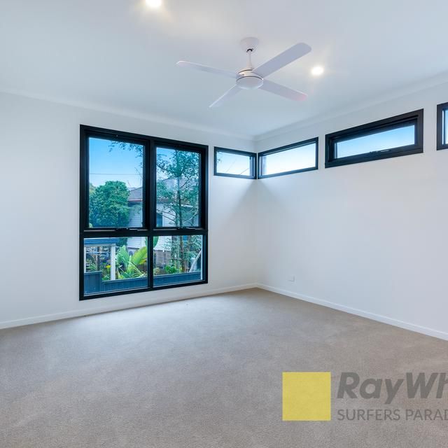 $950 per week / $3,800 Bond - Photo 1