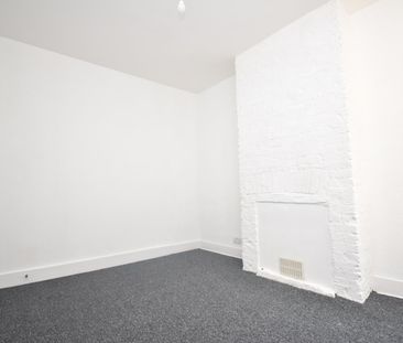 Terraced House to rent - South Road, Erith, DA8 - Photo 6