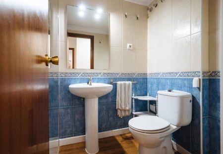 Calle Alfonso XII, Sevilla, Andalusia 41001 - Photo 5