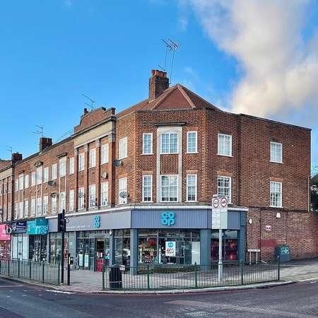 Falloden Way, The Market Place, NW11 - Photo 1