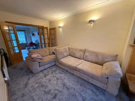 4 bedroom semi-detached house to rent - Photo 1