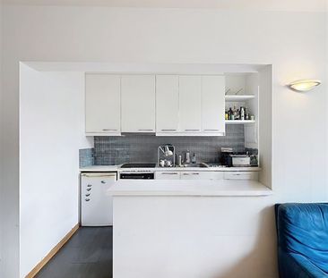 Lumineux studio meublé dans le quartier Européen - Photo 1