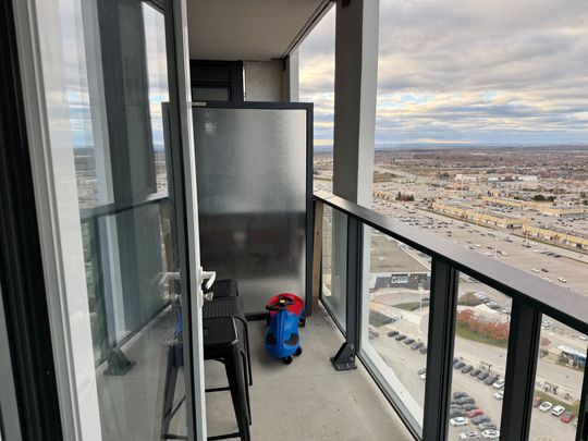 For Lease - 9000 Jane Street Unit# 2424, Vaughan, Ontario - Photo 1