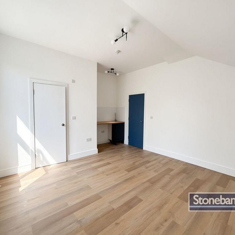 6 bedroom semi-detached house to rent - Photo 1