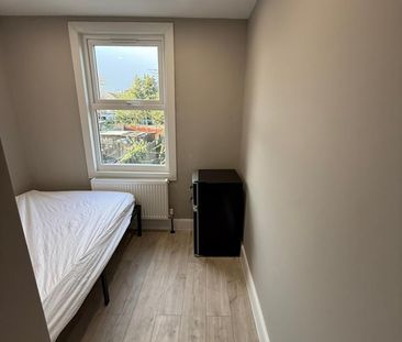 Room in a Shared House, Gloucester Road, E17 - Photo 1