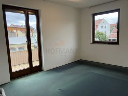 Schöne Wohnung für Paar mit + ohne Kind, im 2.OG am Schweinfurter Schelmsrasen, Einbauküche + Balkon - Photo 3