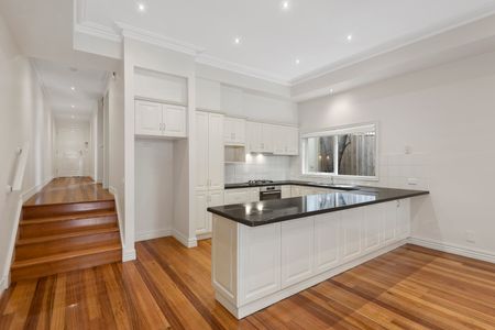 5 Sweyn St, Balwyn North VIC 3104 - Townhouse For Rent | Domain - Photo 2