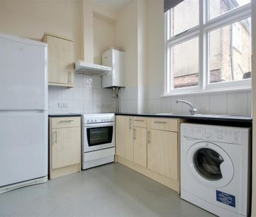 High Street, Kings Langley - Photo 4