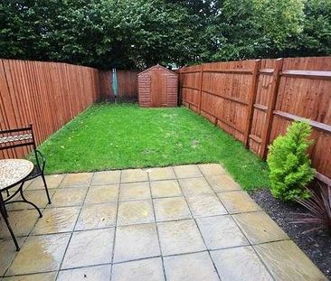 Bedroom Terraced House In Godalming, GU7 - Photo 1