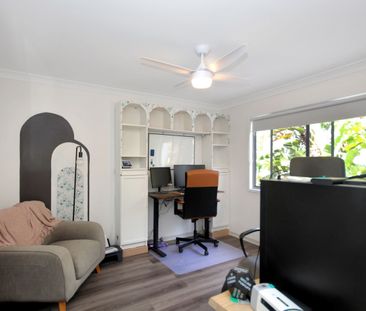 Luxury Low-Maintenance Living in an Immaculate Modern Townhouse - Photo 1