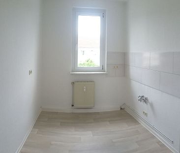 Attraktive 3-Zimmer-Wohnung im 1. Obergeschoss mit Balkon in Merseburg - Photo 2