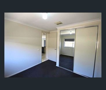 Modern 4 Bedroom Home - Photo 1
