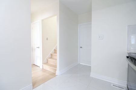 For Lease - 207 BOWMAN Street, Hamilton, Ontario - Photo 4