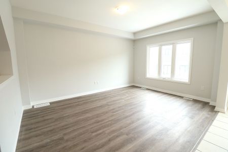 For Lease - 4552 Portage Road Unit# 24, Niagara Falls, Ontario - Photo 3
