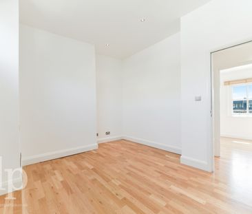 2 Bedroom Flat, Berwick Street W1F - Photo 6