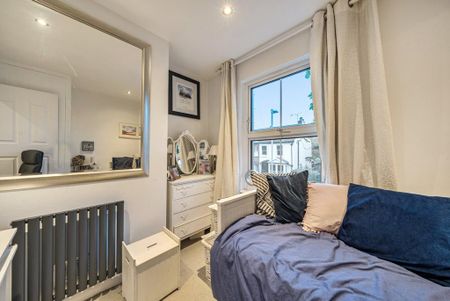 3 bedroom end of terrace house to rent - Photo 5