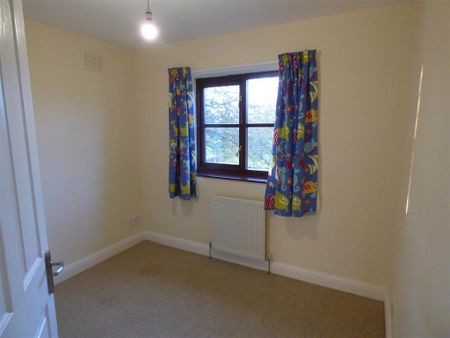 3 bedroom semi-detached house to rent - Photo 2