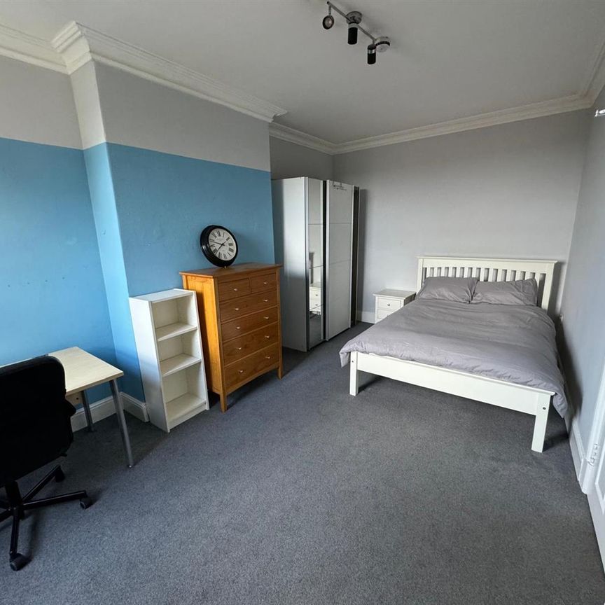 Blenheim Crescent, Woodhouse, LS2 9AY, Leeds - Photo 1