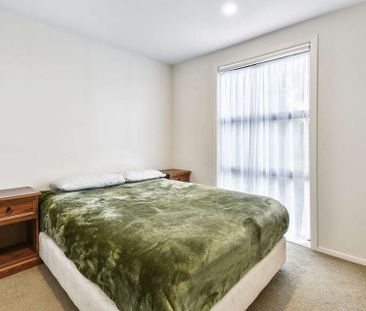 2-bedroom Unit in quiet cul-de-sac Prime Location - Photo 3