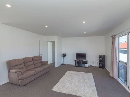 Easy Care & Easy Living - Photo 4