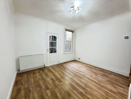 Kent Road, Grays, RM17 - Photo 2