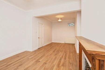 5 Bed Terraced House, Afghan Road, SW11 - Photo 4