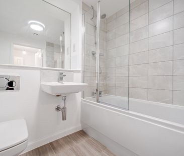 2 bedroom terraced property to rent - Photo 2