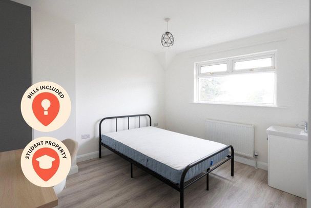1 bedroom in a house share to rent - Photo 1