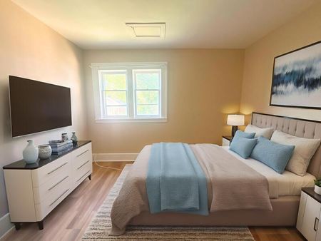 $1,949 / 2 br / 1 ba / 47 superior st - Photo 5