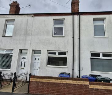 2 bedroom terraced house to rent - Photo 4