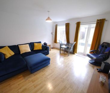 2 bedroom end of terrace house to rent - Photo 1