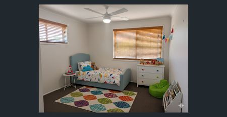 Beautiful spacious family home - Photo 3