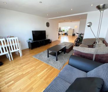 3 bedroom apartment to rent - Photo 4