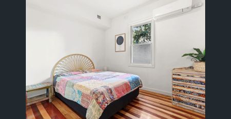 Ground floor apartment with entertainers courtyard - Photo 3