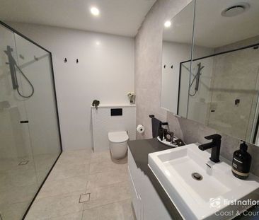 Contemporary living at its finest - Photo 6