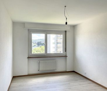 Entièrement rénové, appartement de 3 pièces au 2ème étage - Photo 1