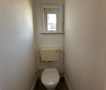 4 Bedroom Semi-Detached To Rent - Photo 5