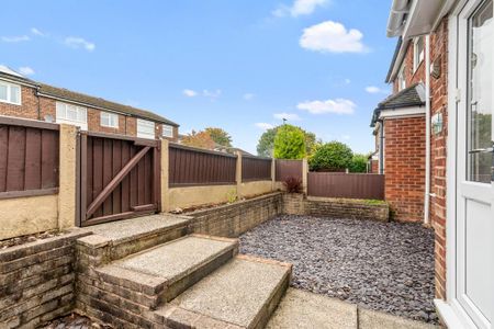 3 bedroom terraced house to rent - Photo 4