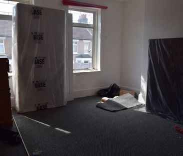 Three bedroom house close to ilford station - 2500 pcm - Photo 4