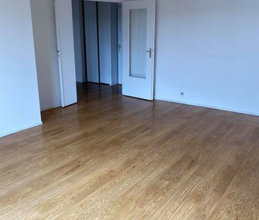 F2 AVEC BALCON ET PARKING EN PLEIN COEUR DU CENTRE VILLE - Photo 5