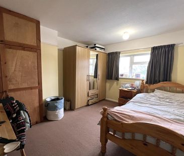 4 bedroom semi-detached house to rent - Photo 5