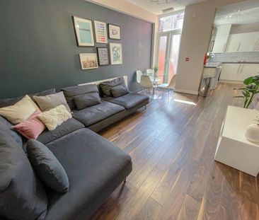 6 bedroom terraced house to rent - Photo 2