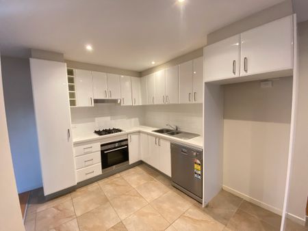 Double Storey Townhouse in Perfect Location - Photo 4