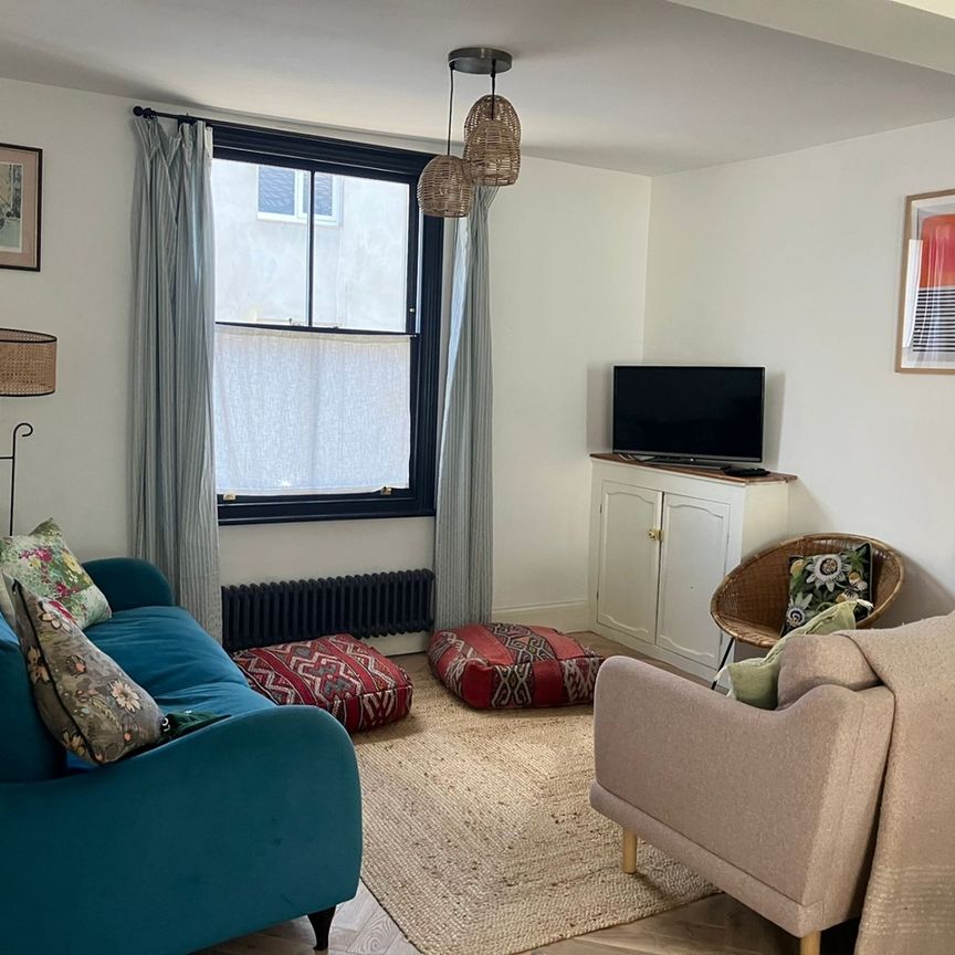 3 Bed Terraced House, Stanley Street, BN2 - Photo 1