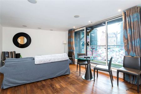 A one bedroom apartment, furnished and presented to the highest contemporary standard. - Photo 3