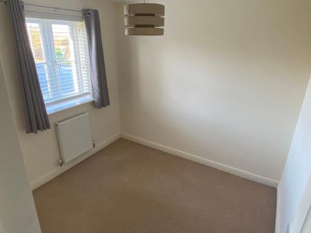 3 bedroom semi-detached house to rent - Photo 4