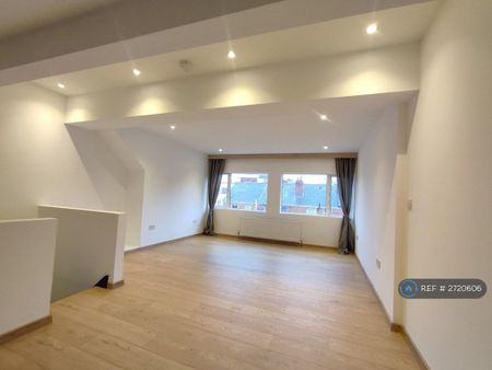 4 bedroom terraced house to rent - Photo 2